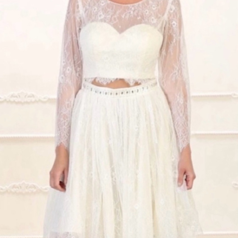 BNWT May Queen Ivory Lace Prom 2 Pieces Set